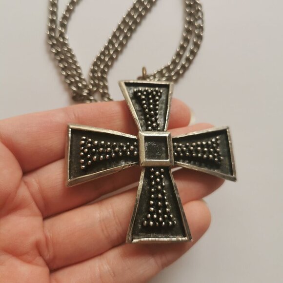 Black Silver Maltese Cross Pendant Necklace Iron Cross Chunky Vintage - Picture 3 of 8